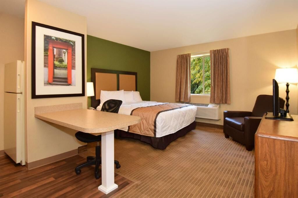 Pillow-top beds, desk, laptop workspace, iron/ironing board