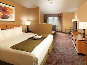 Standard Room, 1 King Bed with Sofa bed, Non Smoking | Premium bedding, pillowtop beds, in-room safe, desk