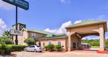Quality Inn & Suites Beaumont