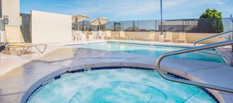 Days Inn by Wyndham Phoenix North