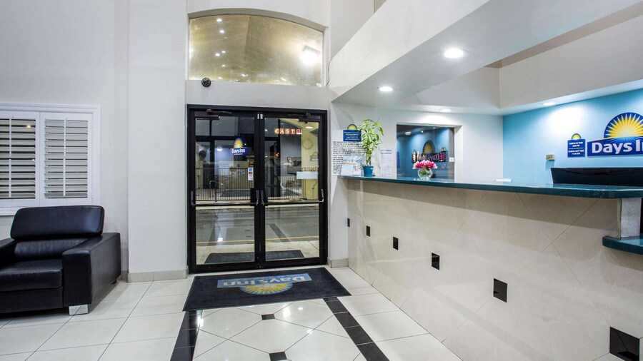 Days Inn by Wyndham Phoenix North