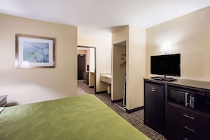 Egyptian cotton sheets, premium bedding, down duvets, memory-foam beds - Quality Inn & Suites Caseyville - St. Louis (Caseyville)