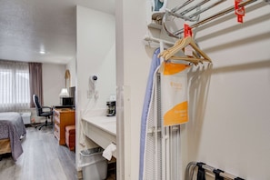 Literie de qualité supérieure, coffres-forts dans les chambres, bureau