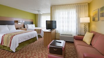 Estúdio, várias camas | Escrivaninha, espaço de trabalho para notebook, cortinas blackout