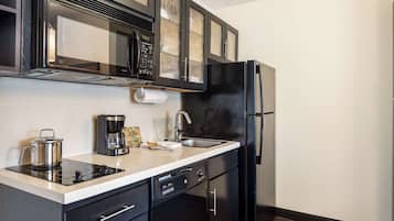 Fridge, microwave, stovetop, dishwasher