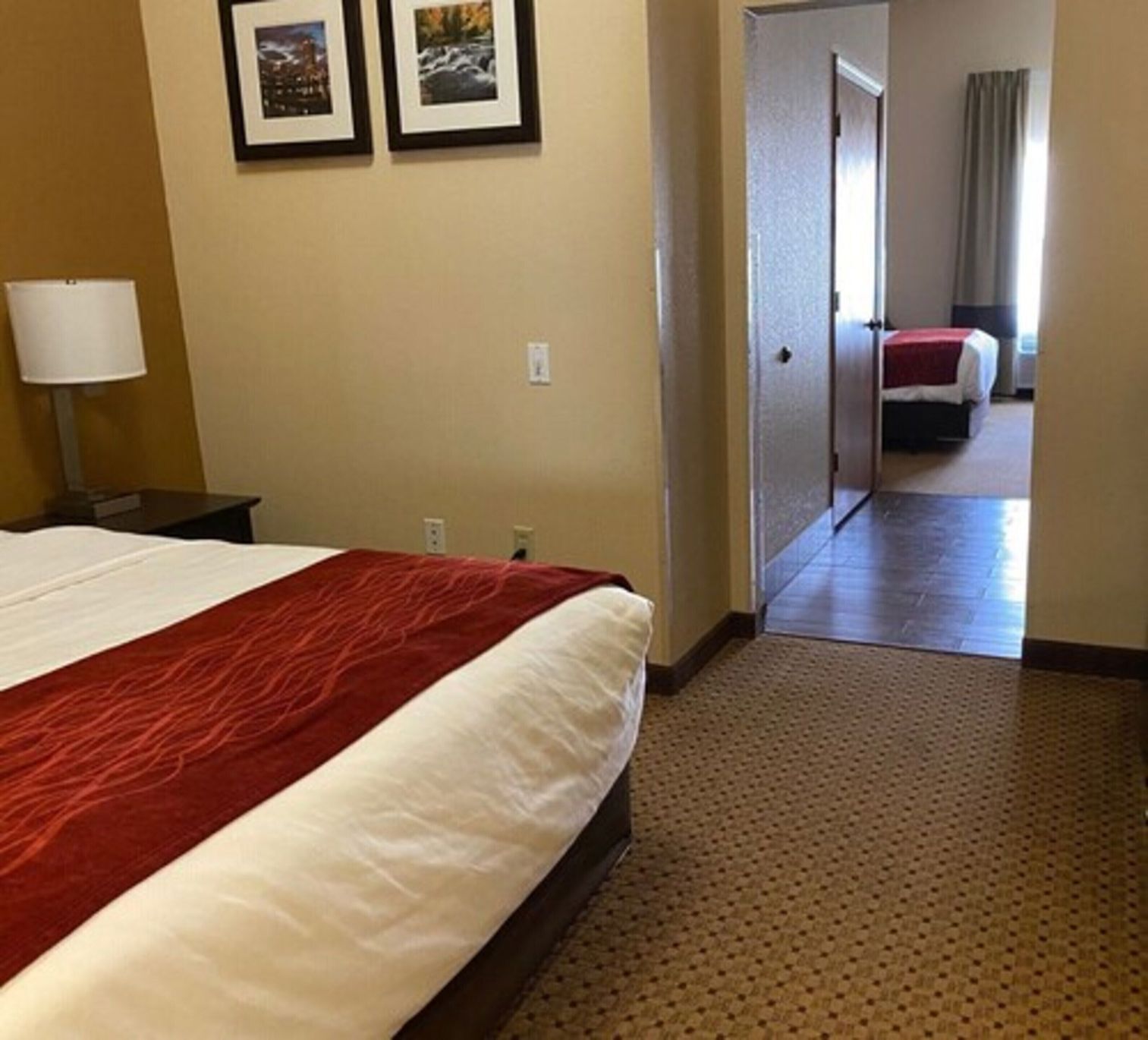 Premium bedding, in-room safe, desk, laptop workspace
