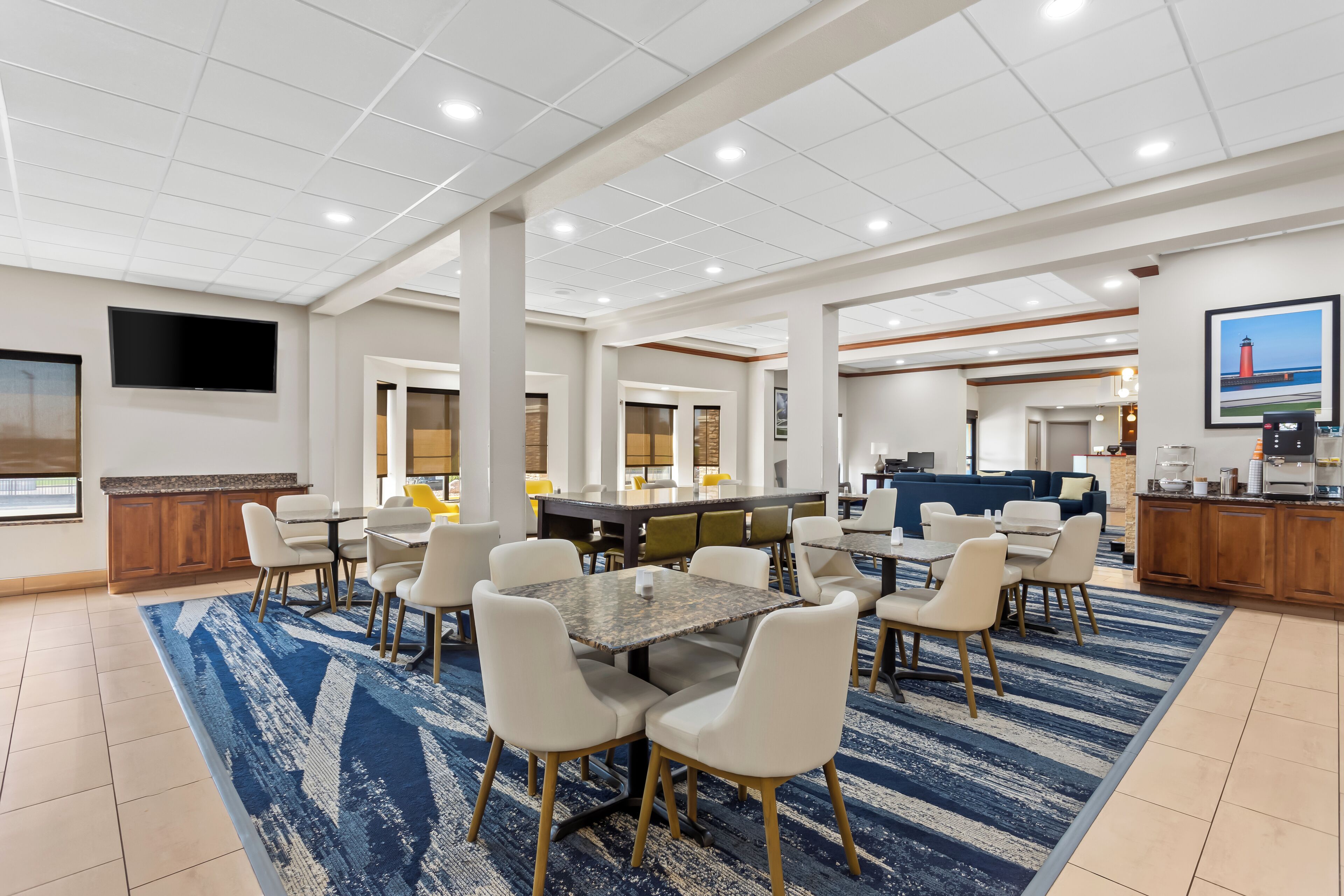 Free buffet breakfast 