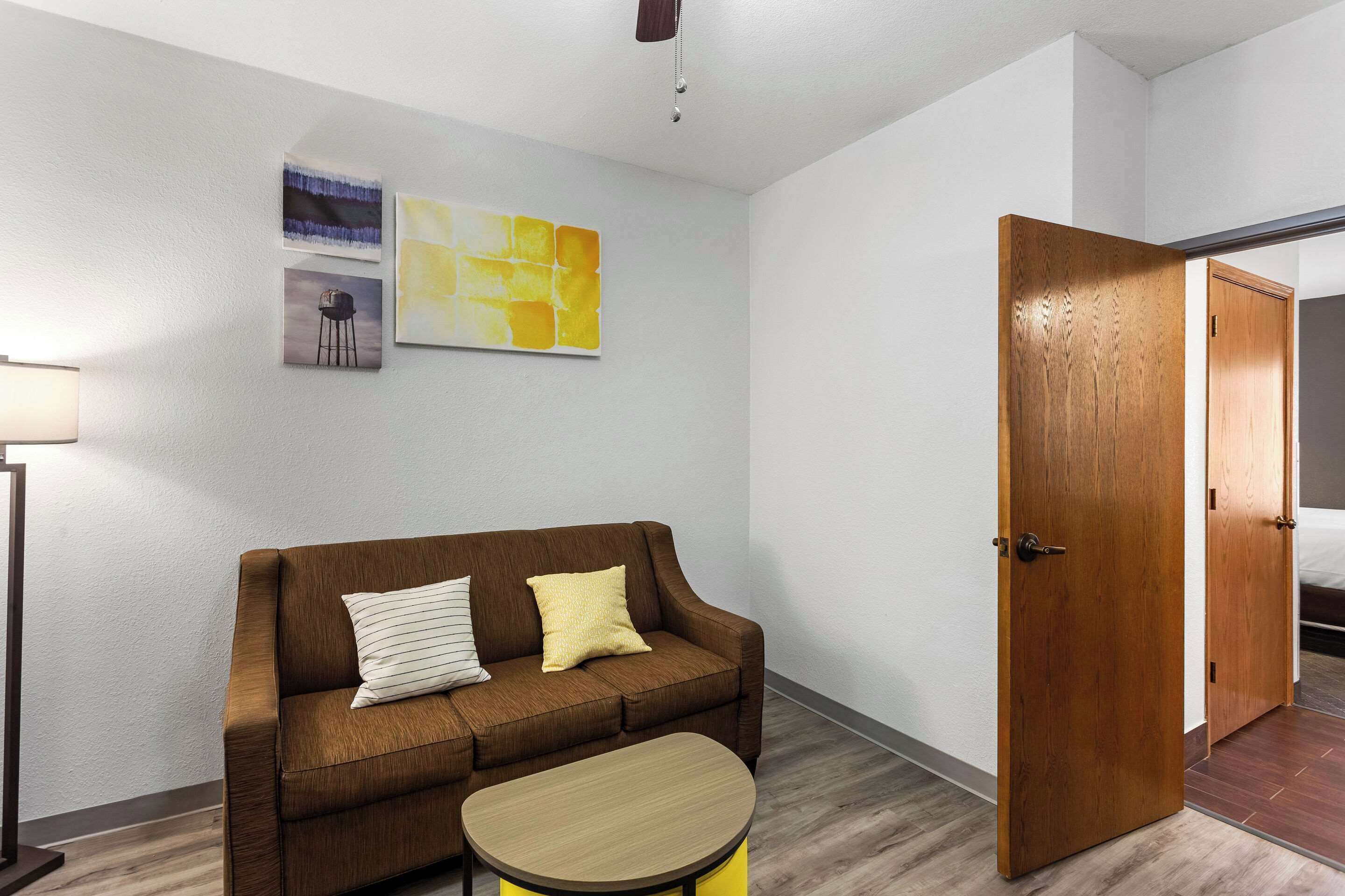 premium bedding, in-room safe, desk, laptop workspace