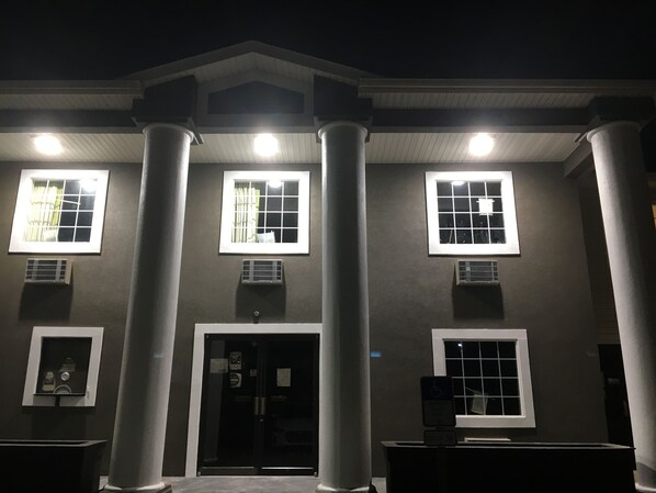 Fachada de la propiedad