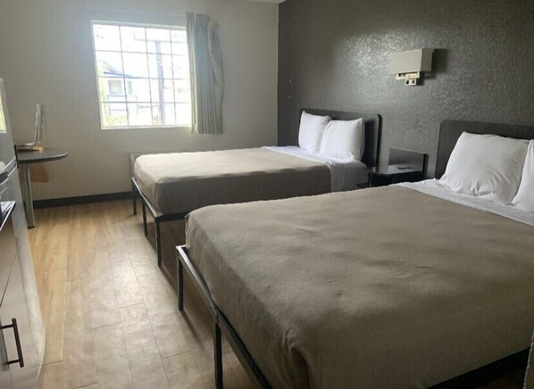 Standard Studio, 2 Queen Beds, Non Smoking, Kitchen | Bed sheets - Extended Stay (Pensacola)