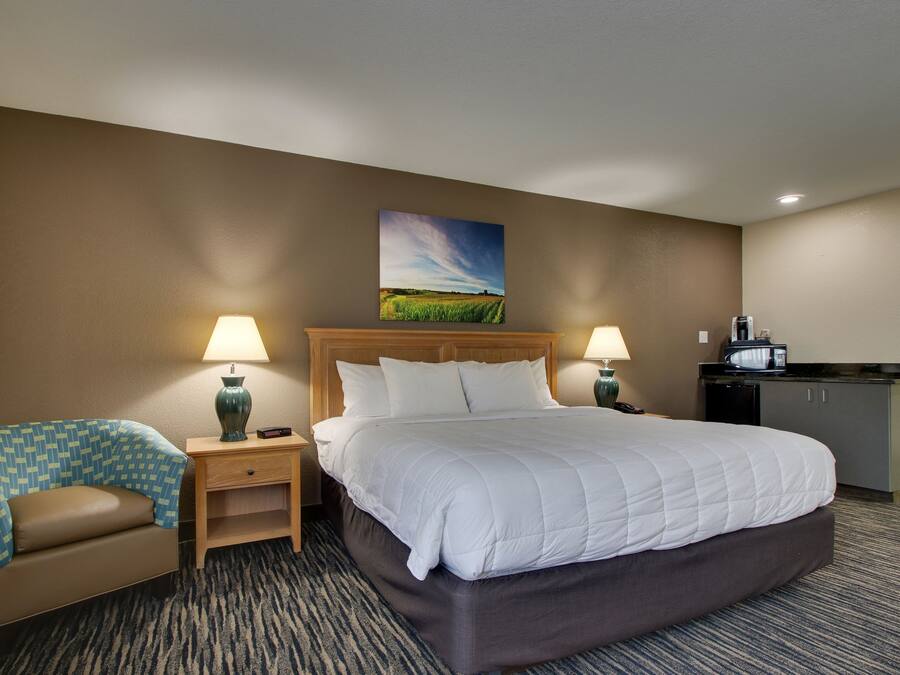 Schreibtisch, BĂŒgeleisen/BĂŒgelbrett, kostenloses WLAN, BettwĂ€sche