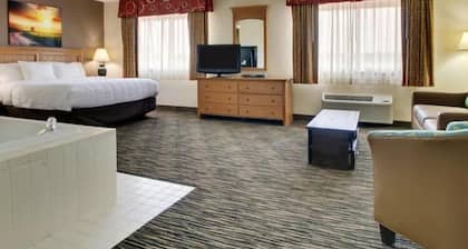 EverSpring Inn & Suites
