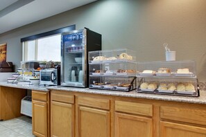 Dining - EverSpring Inn & Suites (Oskaloosa)