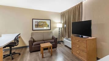 Escritorio, wifi gratis y ropa de cama
