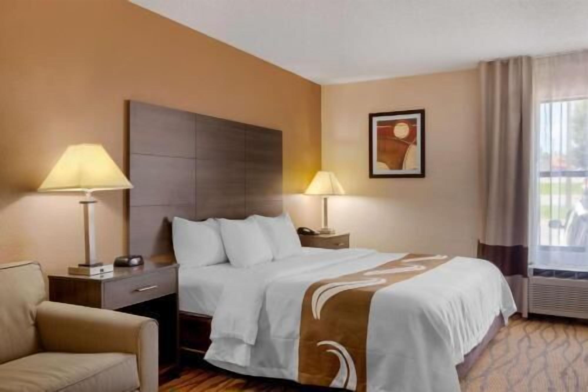 Desk, iron/ironing board, rollaway beds, free WiFi