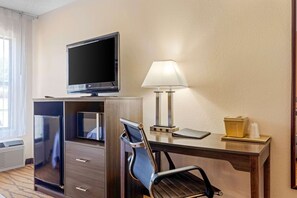 Standard Room | 1 bedroom, desk, iron/ironing board, rollaway beds
