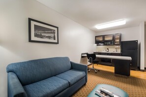 Premium bedding, down comforters, in-room safe, desk