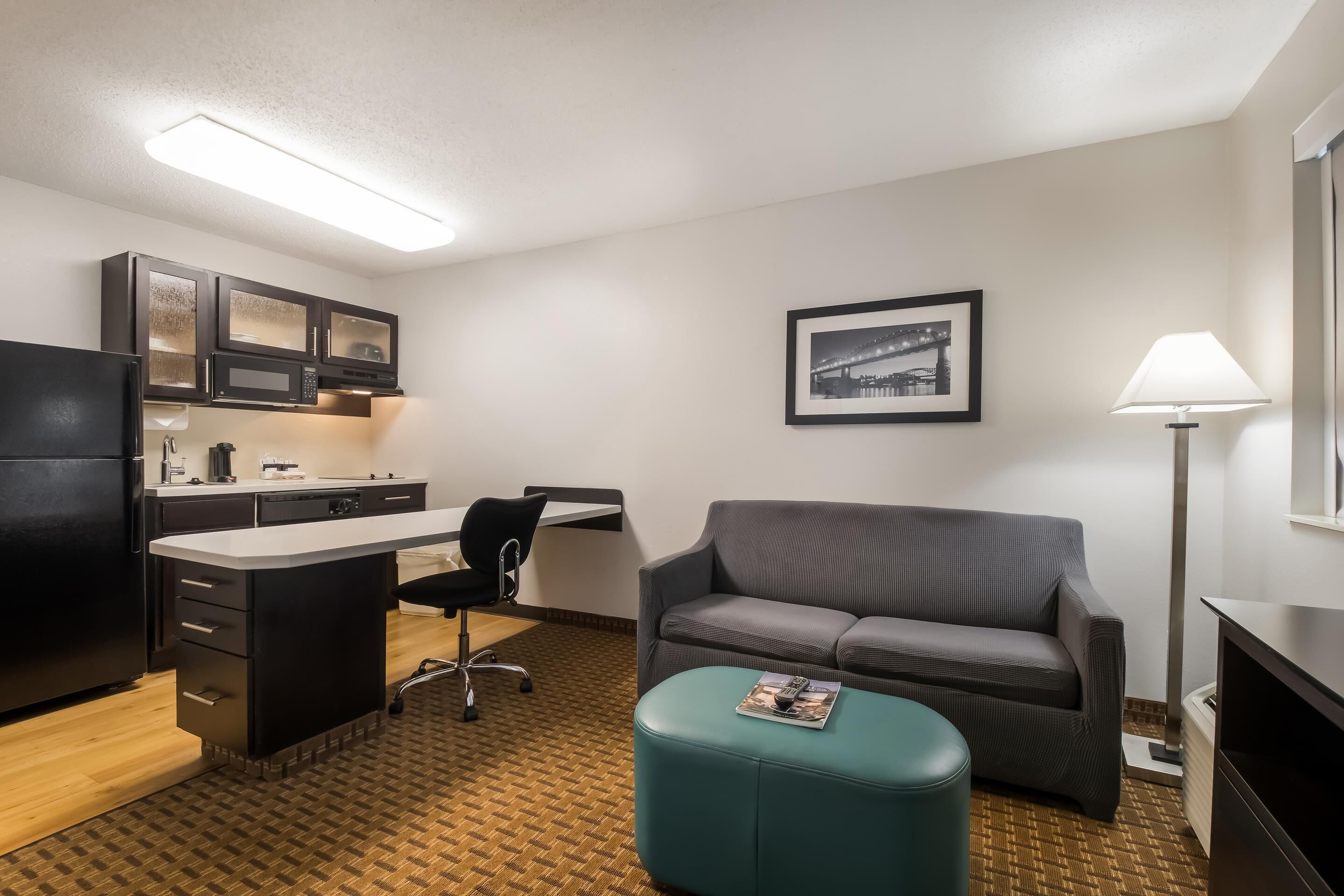 Premium bedding, down comforters, in-room safe, desk
