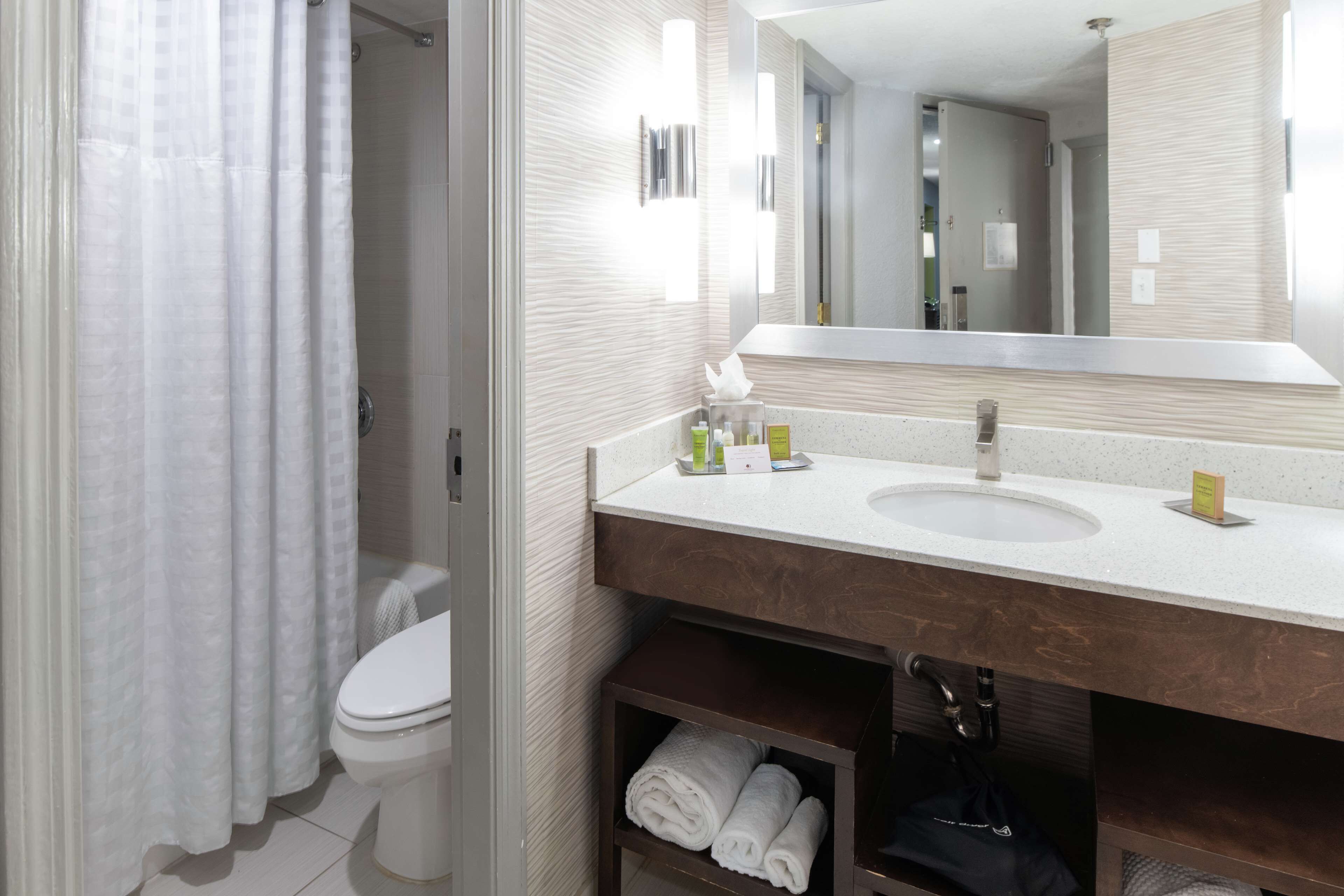 Foto - DoubleTree by Hilton Hotel Jacksonville Airport