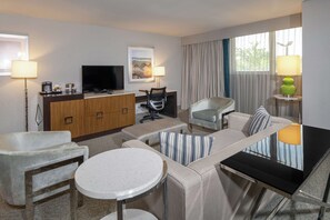 Deluxe Studio Suite, 1 King Bed - DoubleTree by Hilton Hotel Jacksonville Airport (Jacksonville)