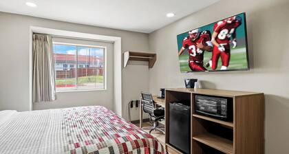 Red Roof Inn & Suites Euless - DFW Airport Southwest
