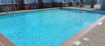 Red Roof Inn & Suites Euless - DFW Airport Southwest