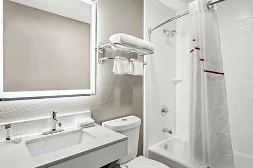Red Roof Inn & Suites Euless - DFW Airport Southwest