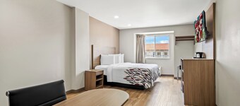 Red Roof Inn & Suites Euless - DFW Airport Southwest