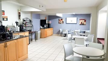 Free daily continental breakfast
