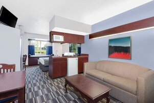 Studio Suite, 1 Queen Bed, Non Smoking | Desk, iron/ironing board, free cribs/infant beds, rollaway beds