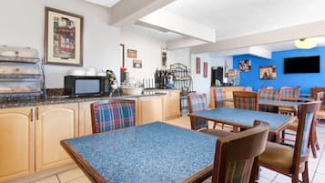 Free daily continental breakfast