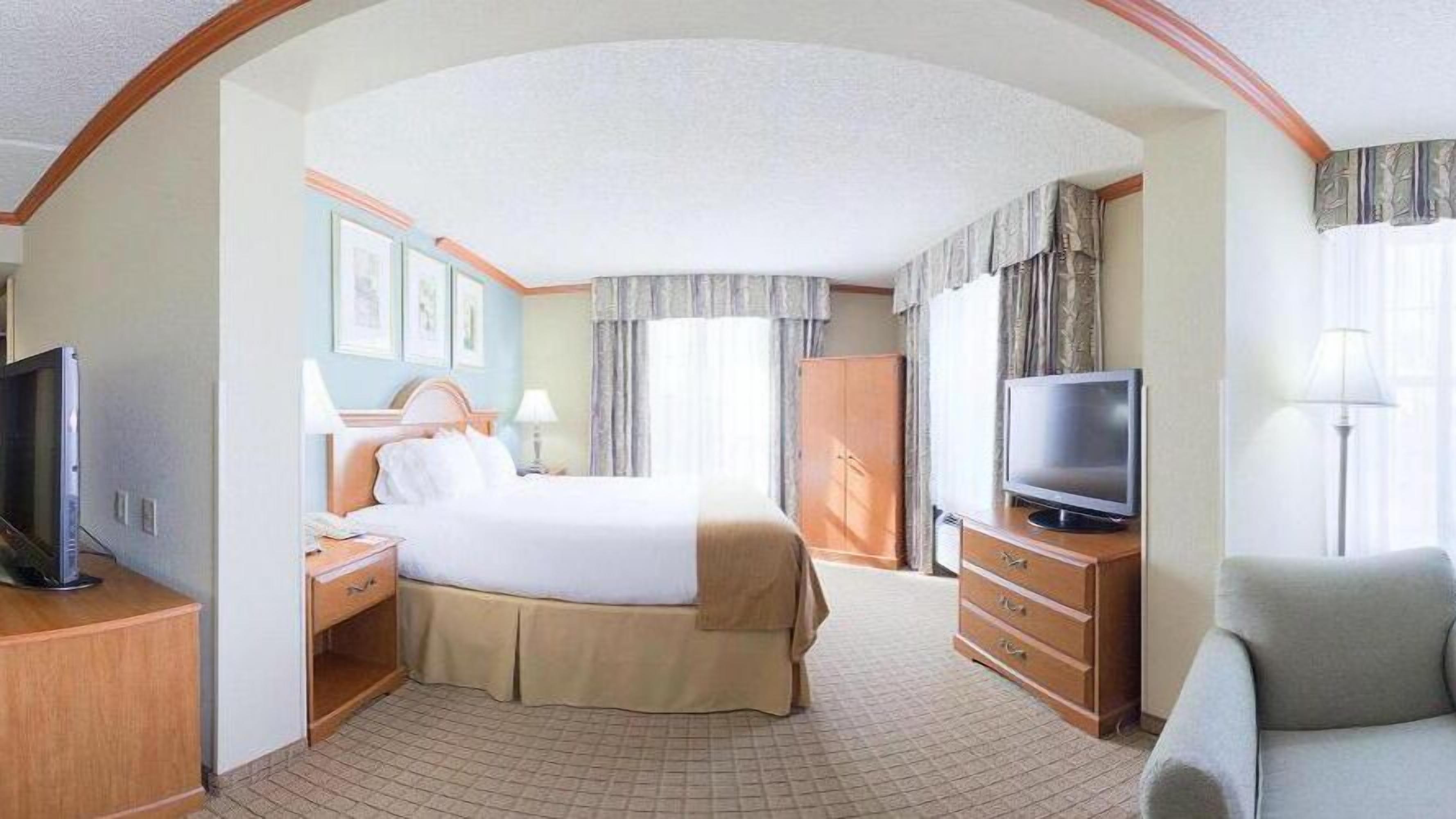 1 bedroom, in-room safe, desk, iron/ironing board