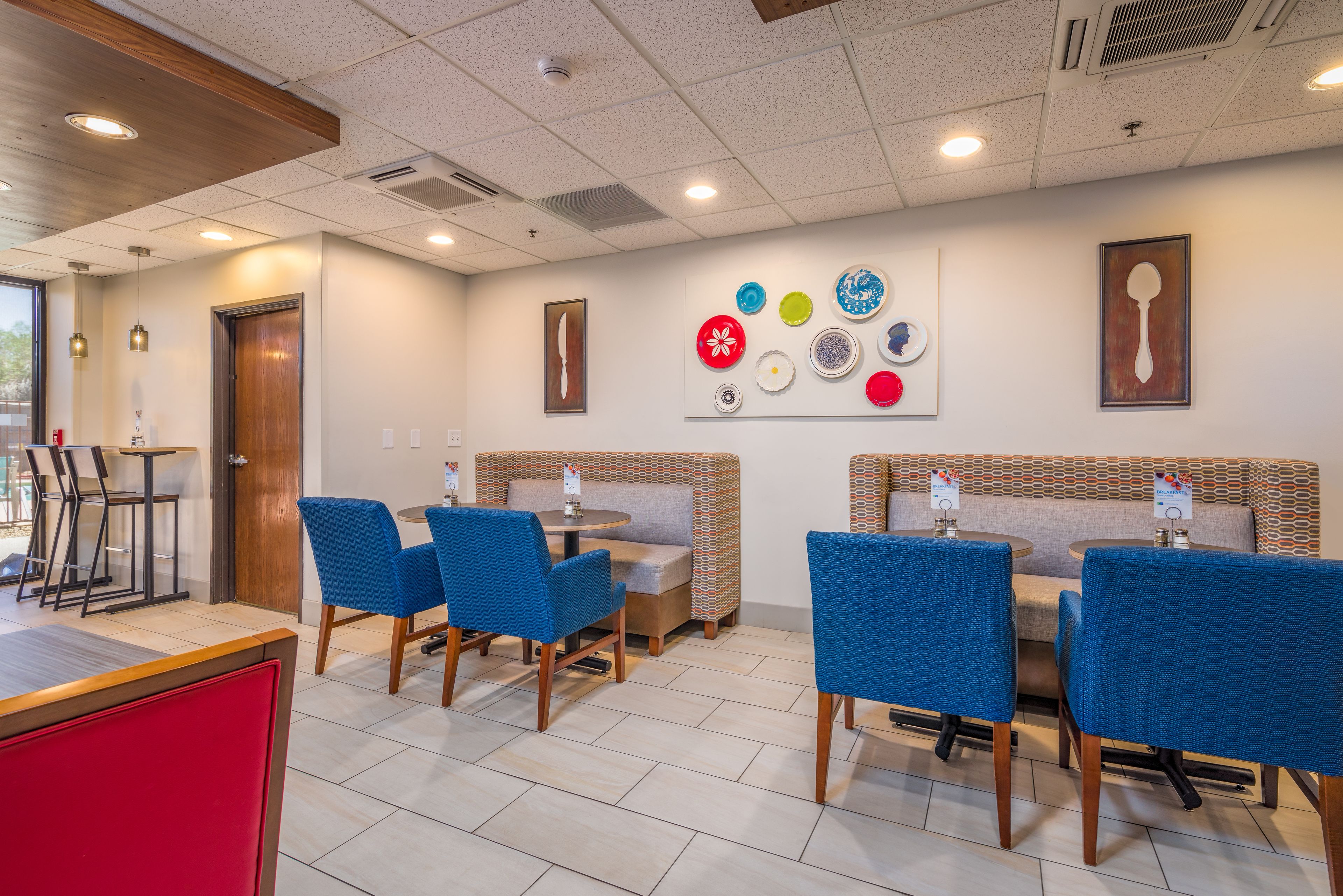 free buffet breakfast