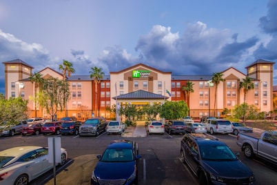 Holiday Inn Express Hotel & Suites Phoenix-Airport by IHG