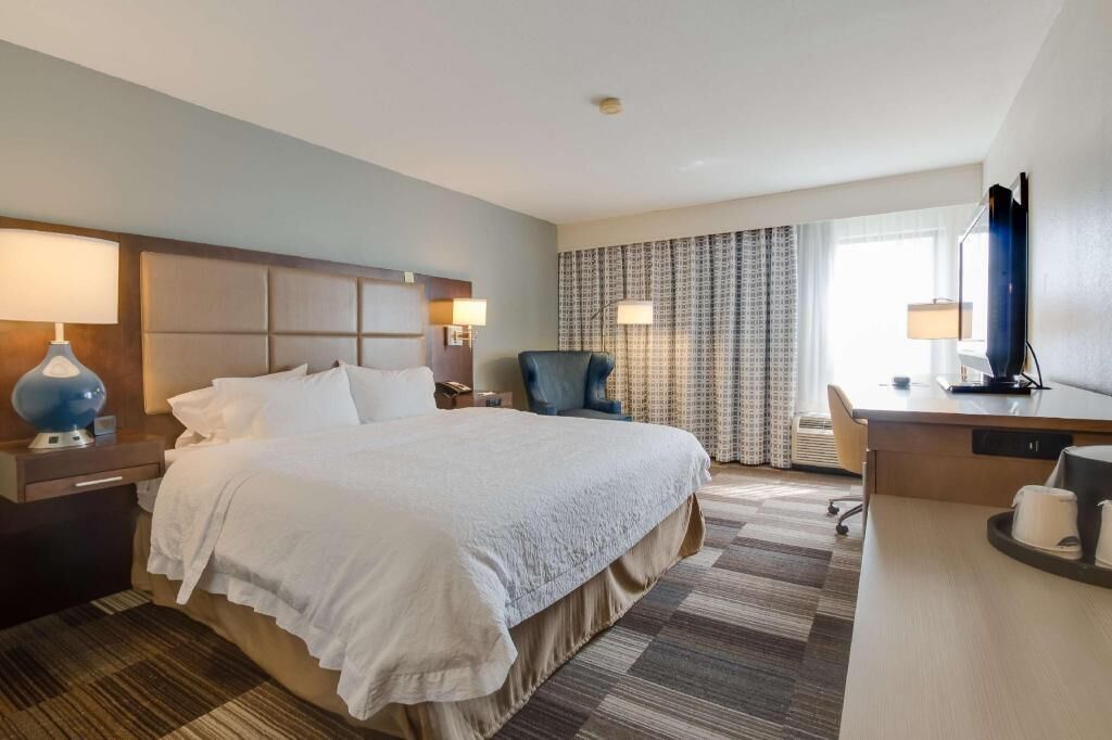 Minibar, in-room safe, laptop workspace, blackout drapes