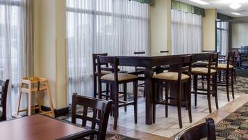 Free daily continental breakfast