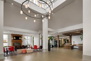 Lobby - Hilton Garden Inn Portland Airport (Portland)