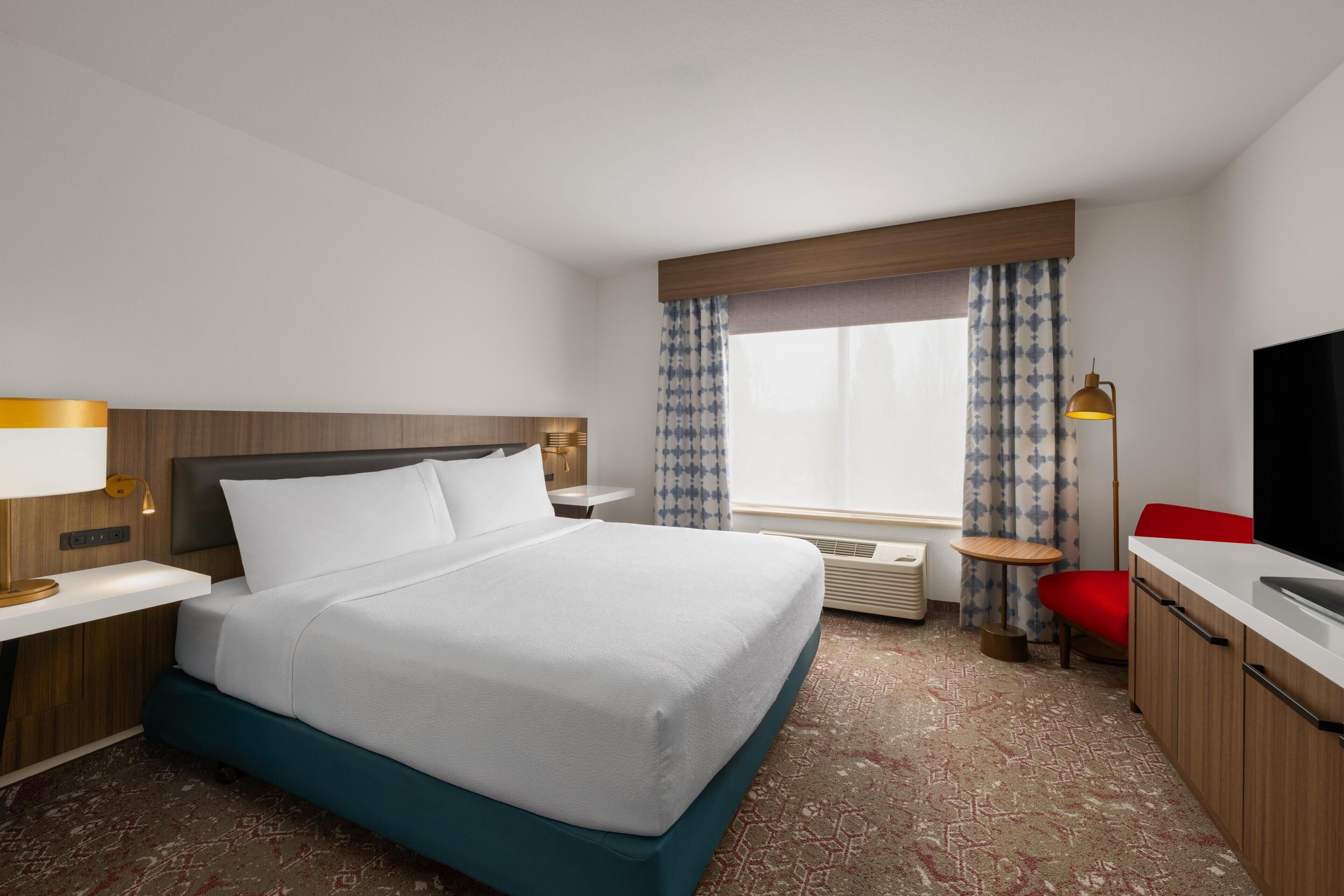 Suite, 1 Bedroom | In-room safe, iron/ironing board, cribs (free), rollaway beds (free)