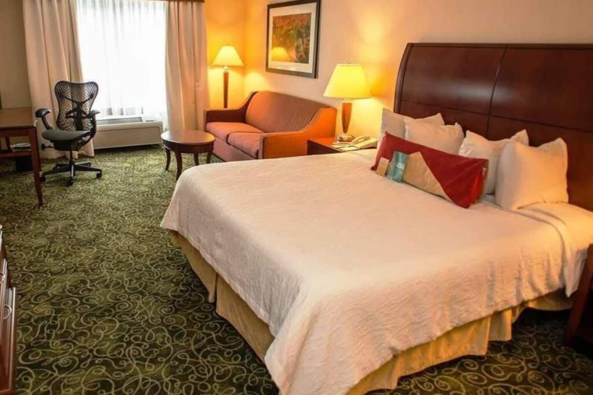 In-room safe, iron/ironing board, free cribs/infant beds