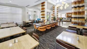 Tägliches nach Wunsch zubereitetes Frühstück (12.50 USD pro Person)