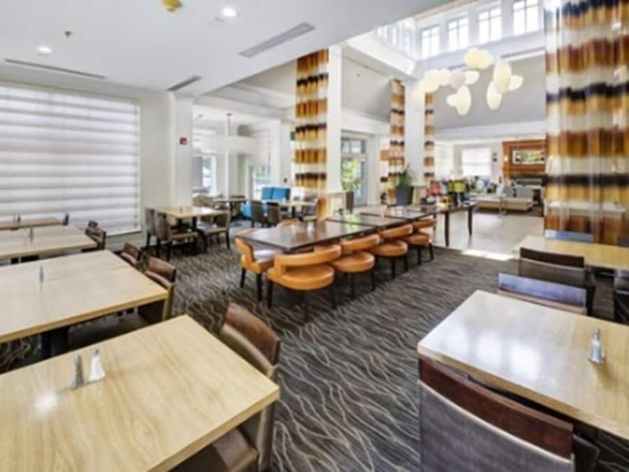 Se ofrece un desayuno a la carta todos los días (12.50 USD por persona)