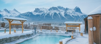 Everwild Canmore - Nordic Spa & Hotel