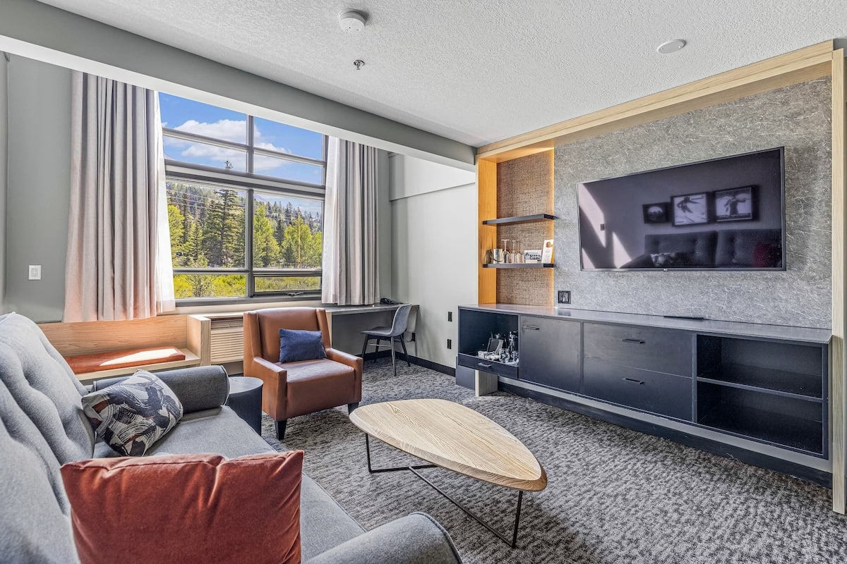 Living area | 55-inch flat-screen TV with cable channels, TV, pay movies