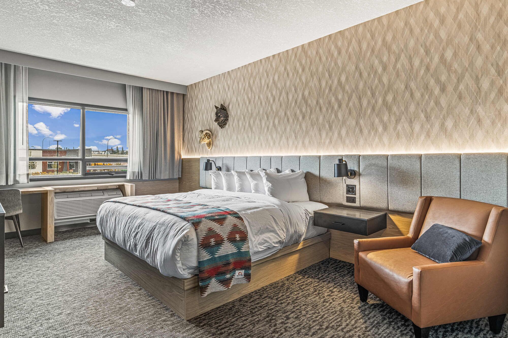 Premium bedding, in-room safe, desk, blackout drapes