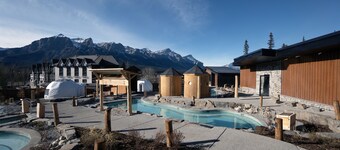 Everwild Canmore - Nordic Spa & Hotel
