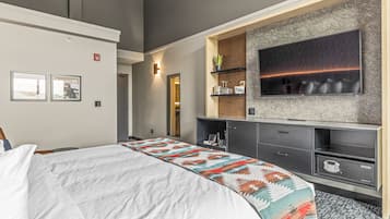 Superior King Room (No Pets, Spa Not Included) | Premium bedding, in-room safe, desk, blackout drapes