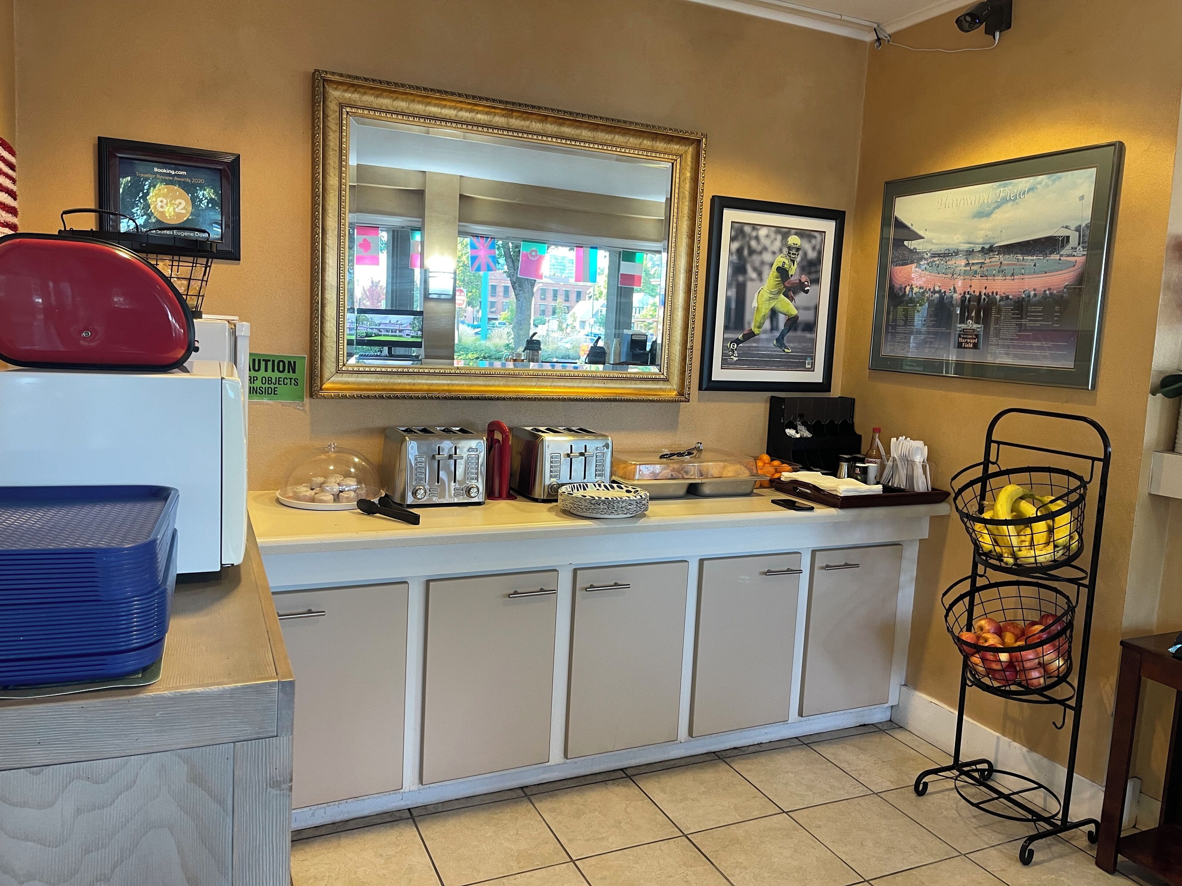 Free daily continental breakfast