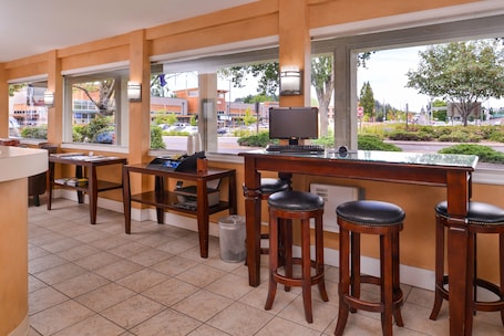 Centro de negocios. Campus Inn & Suites Eugene Downtown