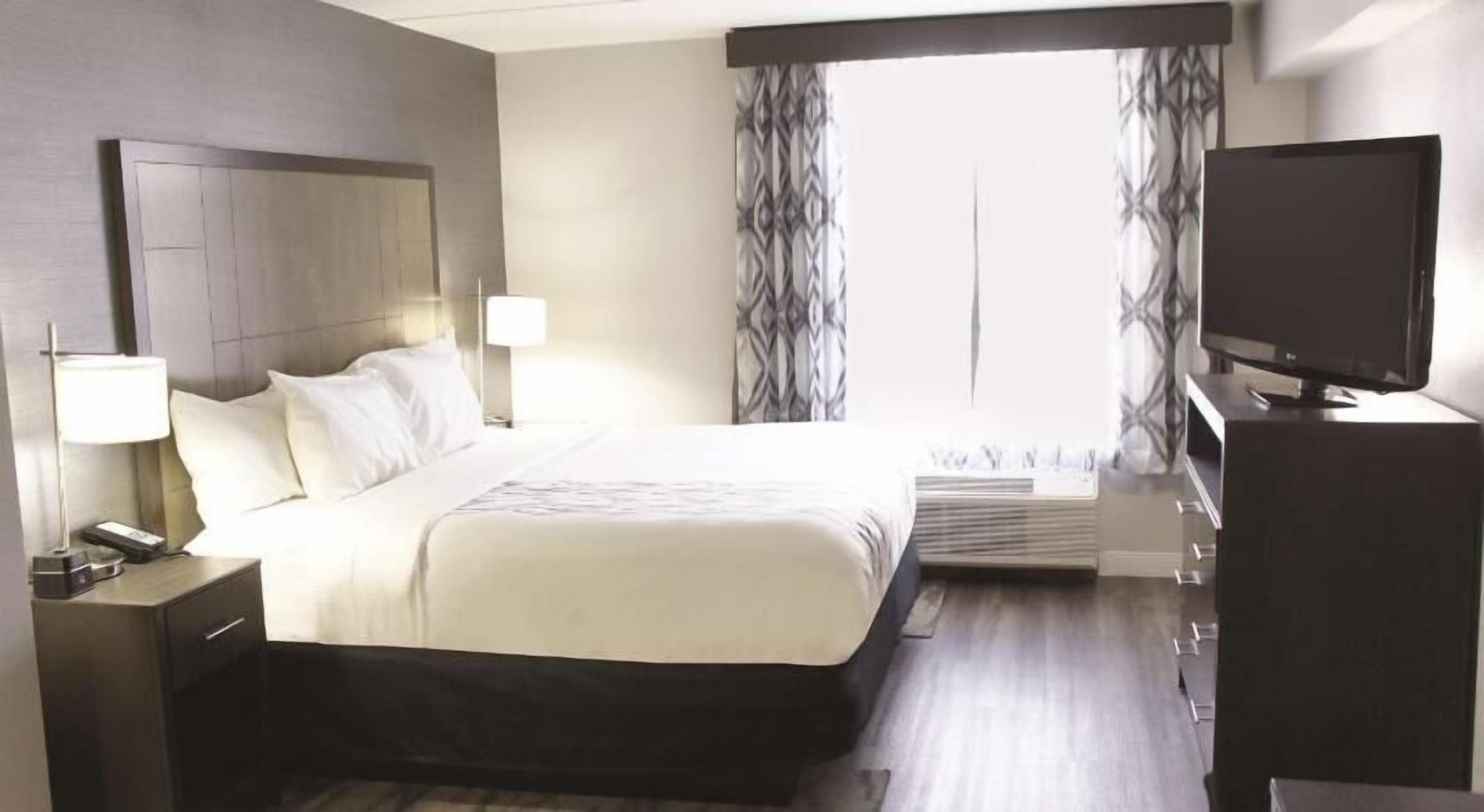 이집트산 면 시트, 고급 침구, 오리/거위털 이불, 필로우탑 침대