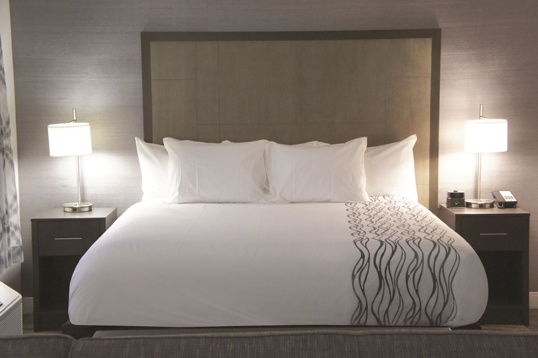 이집트산 면 시트, 고급 침구, 오리/거위털 이불, 필로우탑 침대